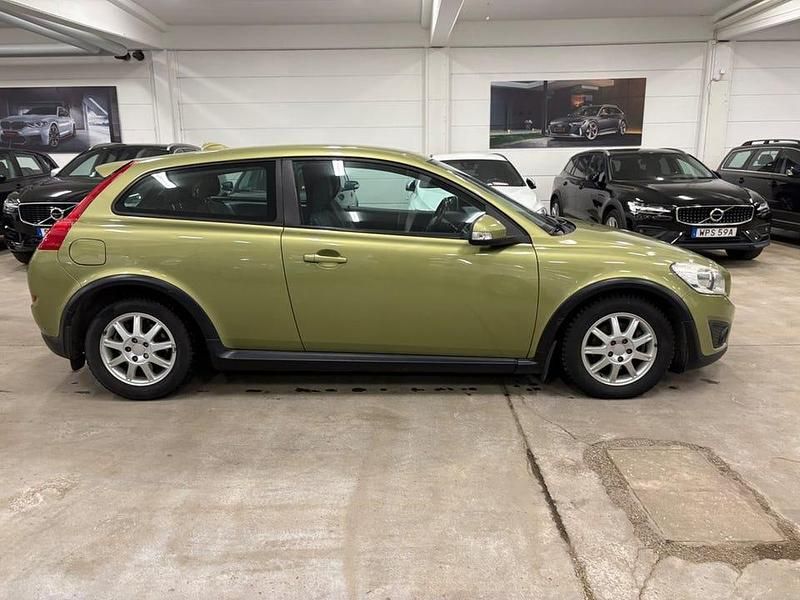 Begagnad Volvo C30 Momentum 109 HK (80 kW) 2010 Grön Halvkombi