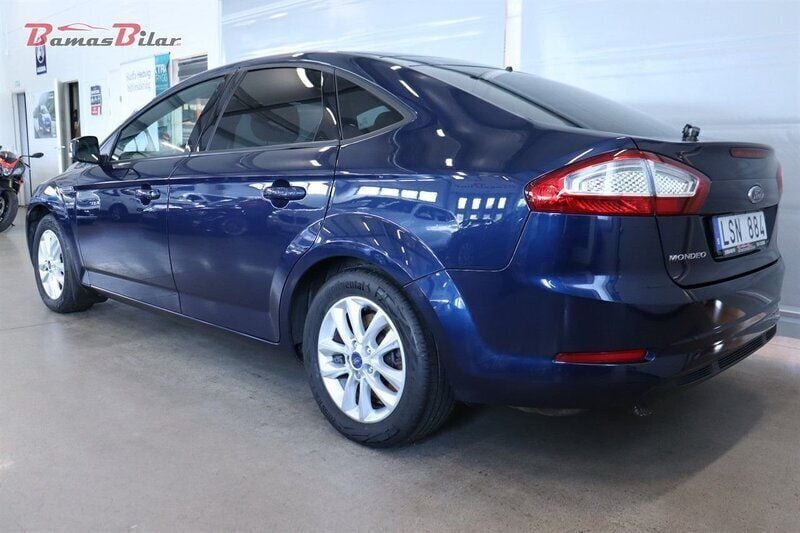 Begagnad Ford Mondeo Trend 161 HK (118 kW) 2011 Blå Halvkombi