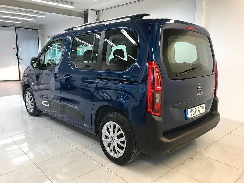 Begagnad Citroën Berlingo PureTech 110 HK (80 kW) 2018 Blå Minibuss