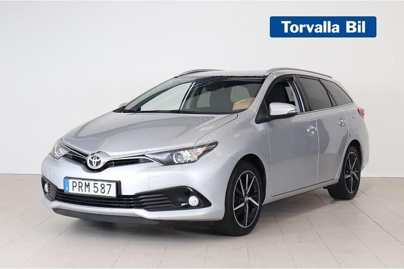 Silver Begagnad 2017 Toyota Auris Edition Kombi | 159 900 kr (Bra pris) - Bild 1/4