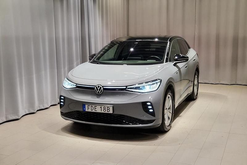 Grå Begagnad 2023 VW ID.5 GTX SUV | 379 900 kr (Marknadspris) - Bild 1/4