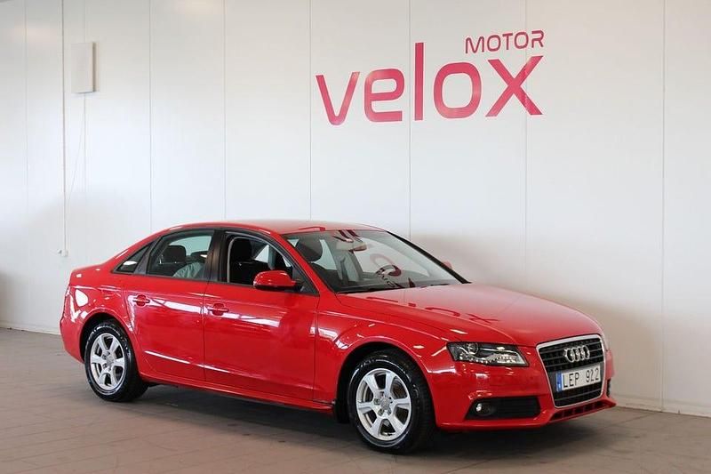 Röd Begagnad 2011 Audi A4 Sedan | 74 900 kr (Superpris) - Bild 1/4