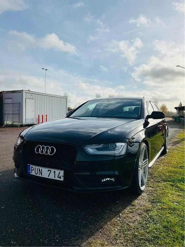 Svart Begagnad 2013 Audi A4 Kombi | 90 000 kr (Marknadspris) - Bild 1/4