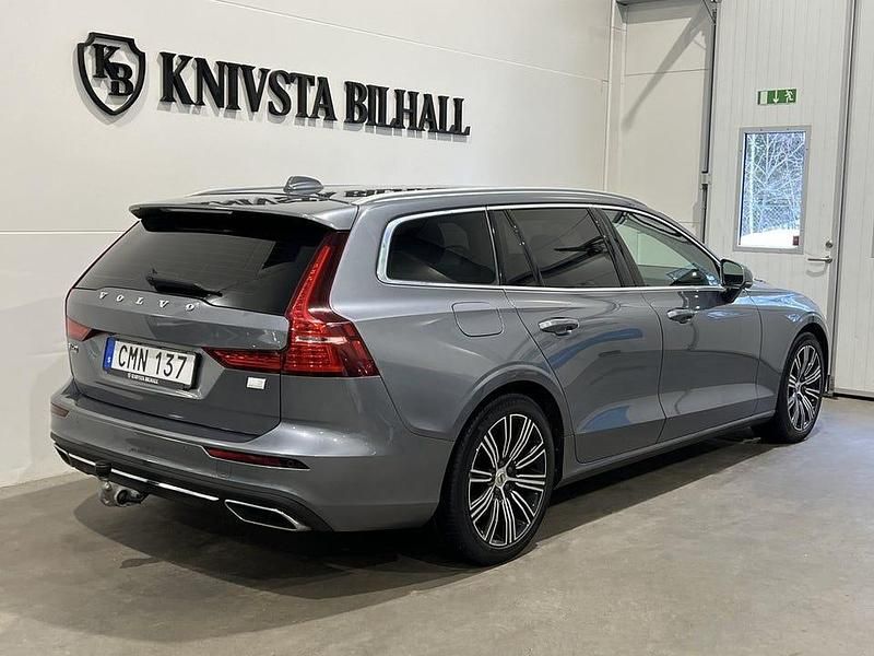 Begagnad Volvo V60 Inscription 340 HK (250 kW) 2021 Grå Kombi