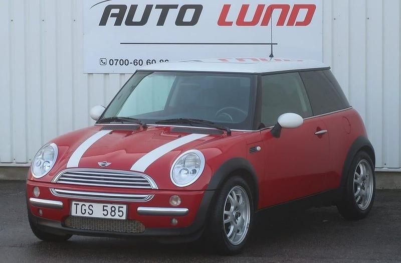 Röd Begagnad 2002 Mini Cooper Halvkombi | 38 000 kr (Marknadspris) - Bild 1/4