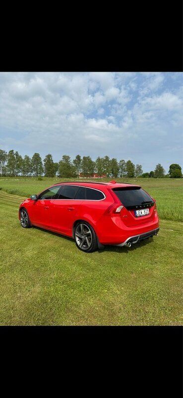 Röd Begagnad 2012 Volvo V60 R-Design Kombi | 122 900 kr (Dyr) - Bild 1/4