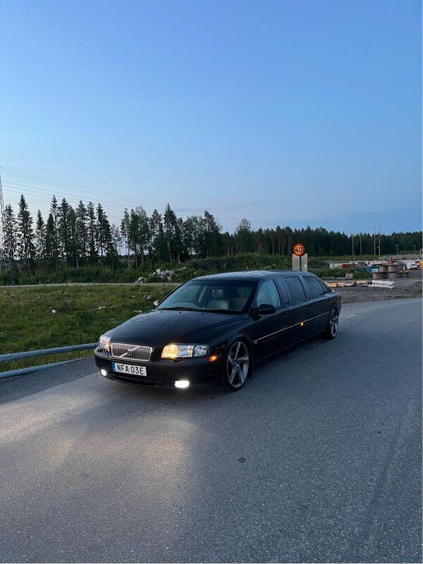 Begagnad 2001 Volvo S80 Sedan | 120 000 kr - Bild 1/4
