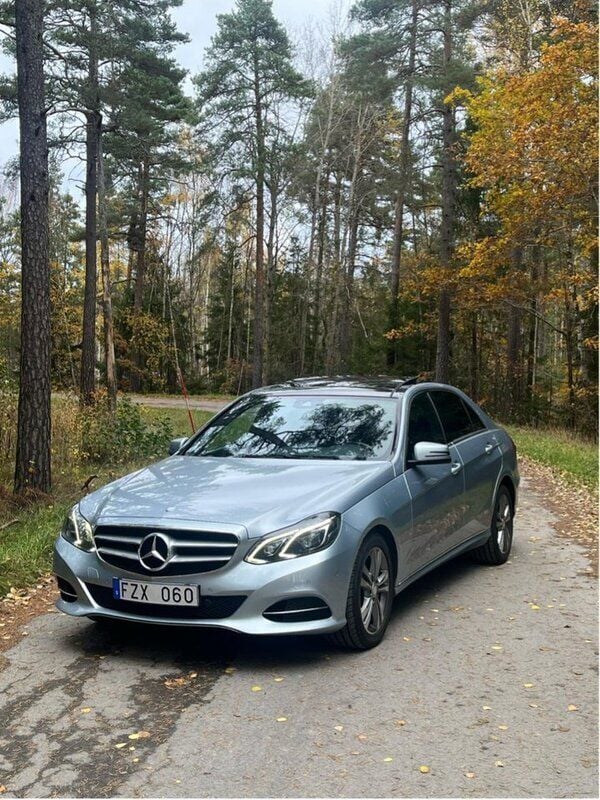 Silver Begagnad 2014 Mercedes E220 Avantgarde Sedan | 150 000 kr (Marknadspris) - Bild 1/4