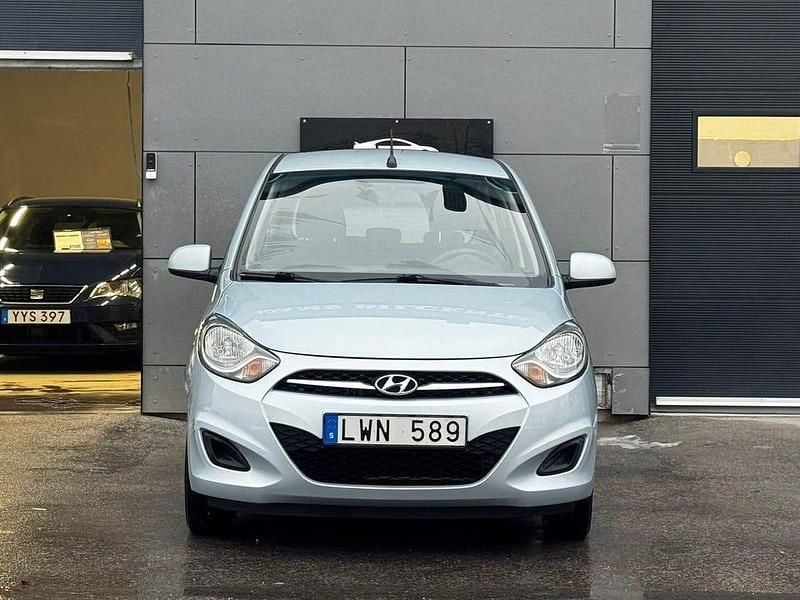 Begagnad Hyundai i10 69 HK (50 kW) 2011 Silver Halvkombi