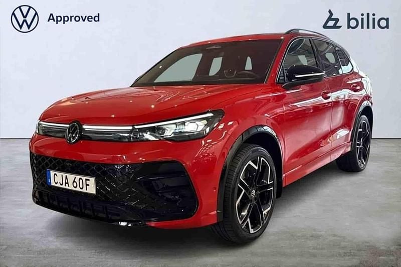 Röd Begagnad 2024 VW Tiguan SUV | 489 000 kr - Bild 1/1
