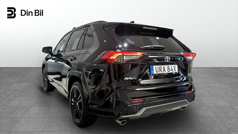 Begagnad Toyota RAV4 Hybrid Sport 178 HK (130 kW) 2024 Attitude black metallic SUV