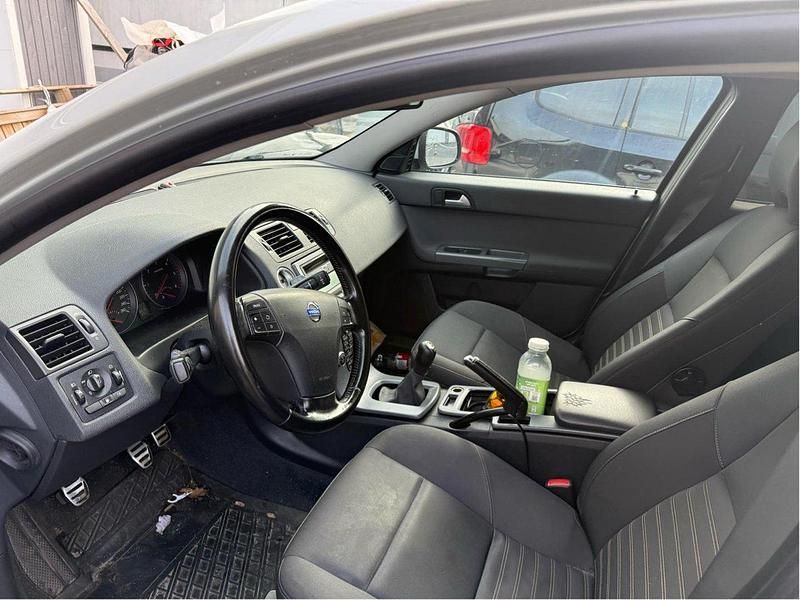 Vit Begagnad 2011 Volvo V50 Kinetic Kombi | 33 000 kr - Bild 1/3