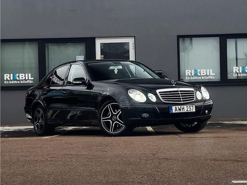 Svart Begagnad 2007 Mercedes E200 | 89 900 kr (Dyr) - Bild 1/4