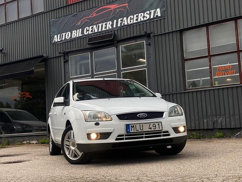 Vit Begagnad 2007 Ford Focus Kombi | 24 900 kr - Bild 1/4