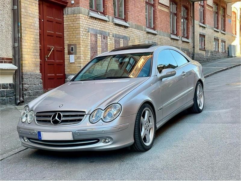 Silver Begagnad 2005 Mercedes CLK500 Sportkupé | 94 000 kr (Marknadspris) - Bild 1/4