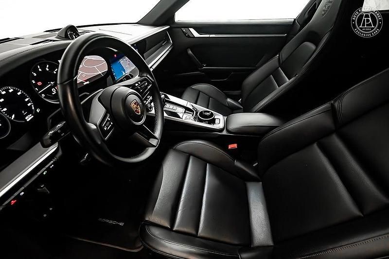 Begagnad Porsche 911 Carrera 4S 450 HK (330 kW) 2020 Grå Sportkupé