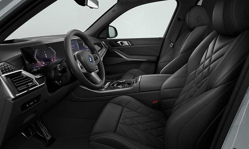 Begagnad BMW X5 Comfort Edition 2026 Grå SUV