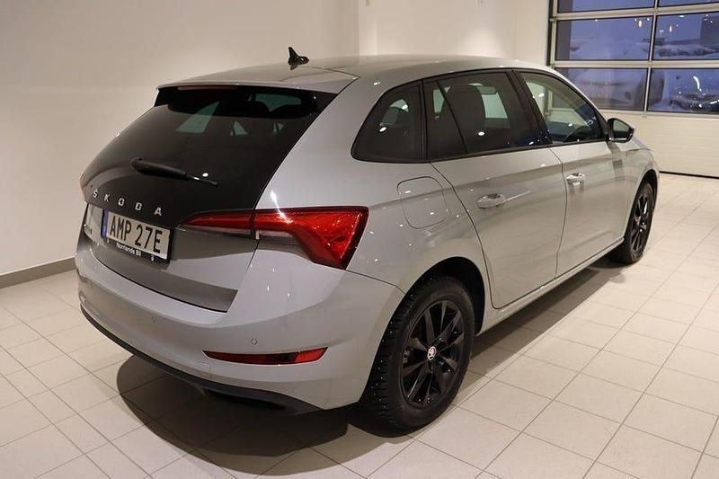 Begagnad Skoda Scala 110 HK (80 kW) 2023 Steel grey Halvkombi