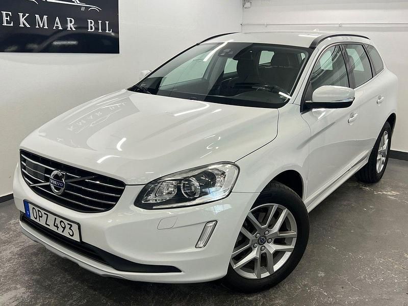 Vit Begagnad 2017 Volvo XC60 Standard SUV | 199 900 kr (Bra pris) - Bild 1/4