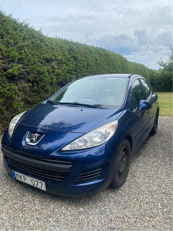 Blå Begagnad 2010 Peugeot 207 Halvkombi | 21 000 kr (Superpris) - Bild 1/3