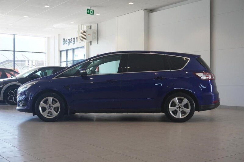Begagnad Ford S-MAX Titanium 150 HK (110 kW) 2015 Blå/lila Minibuss