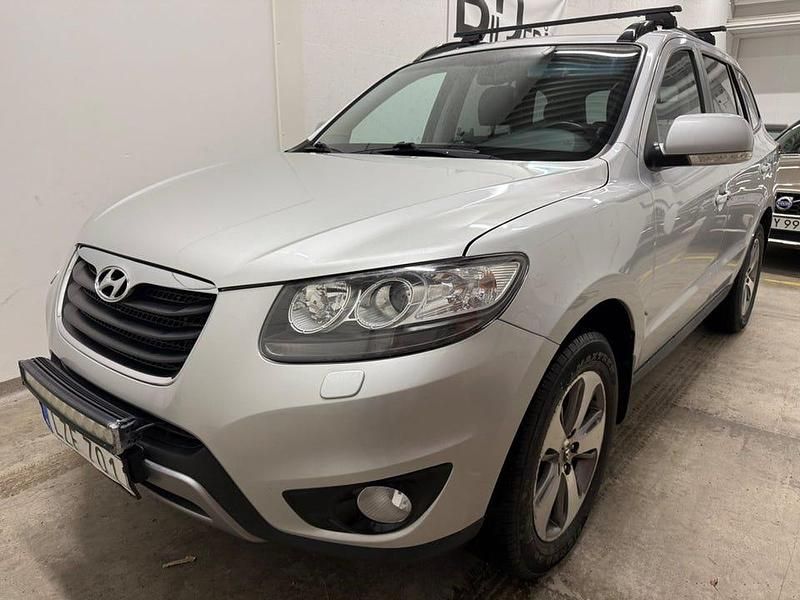 Silver metallic Begagnad 2012 Hyundai Santa Fe SUV | 78 900 kr (Marknadspris) - Bild 1/4