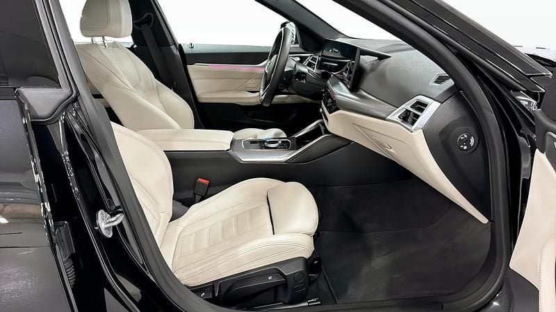 Begagnad BMW i4 Shadowline 250 kW (340 HK) 2025 Blå Sedan