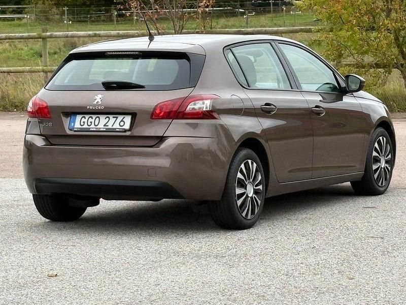 Begagnad Peugeot 308 Active 110 HK (80 kW) 2014 Brun Halvkombi