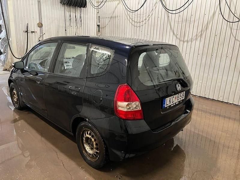 Begagnad Honda Jazz 83 HK (61 kW) 2007 Svart Halvkombi