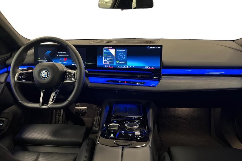 Begagnad BMW i5 Shadowline 289 kW (394 HK) 2024 Grå Sedan