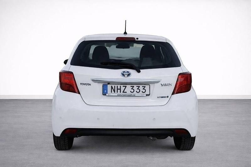 Begagnad Toyota Yaris Hybrid Active 101 HK (74 kW) 2016 Vit