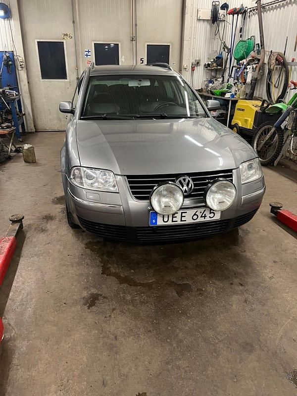 Begagnad 2003 VW Passat Kombi | 24 500 kr (Dyr) - Bild 1/4