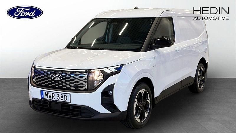 Vit (white) Ny 2025 Ford Courier Limited Minibuss | 474 875 kr - Bild 1/4