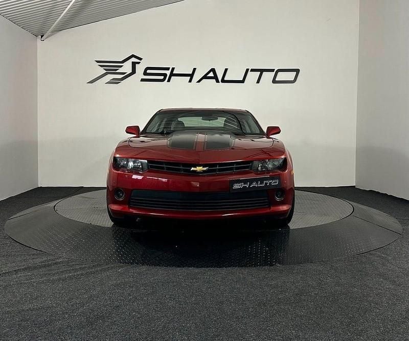 Begagnad Chevrolet Camaro 328 HK (241 kW) 2014 Mörkröd Sportkupé