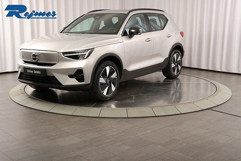 Silver Begagnad 2023 Volvo XC40 Plus SUV | 399 900 kr (Marknadspris) - Bild 1/4