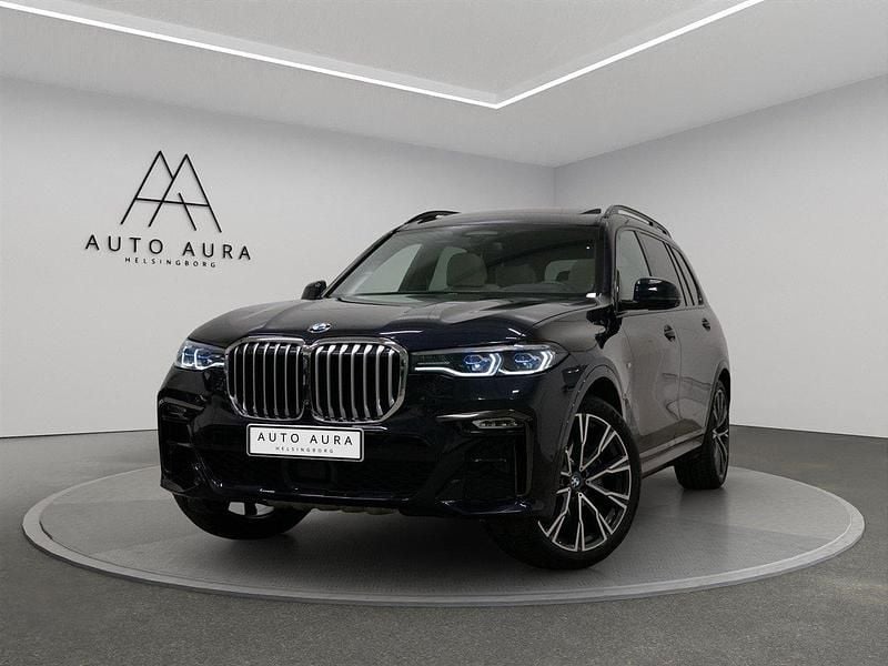Svart Begagnad 2019 BMW X7 M Sport SUV | 679 900 kr (Marknadspris) - Bild 1/4