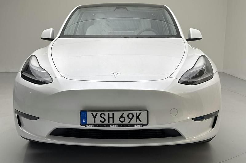 Begagnad Tesla Model Y 378 kW (514 HK) 2023 Vit SUV