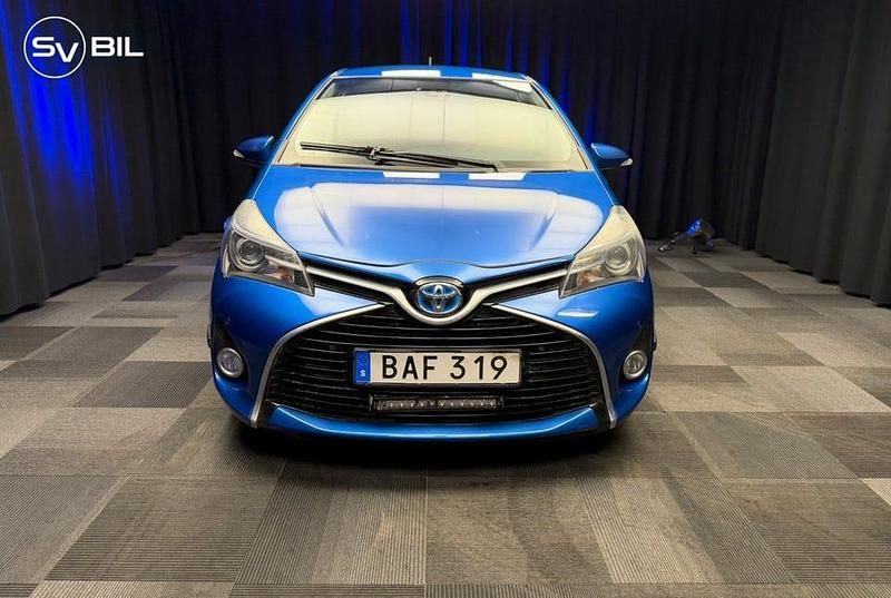 Begagnad Toyota Yaris Hybrid Active 101 HK (74 kW) 2016 Blå