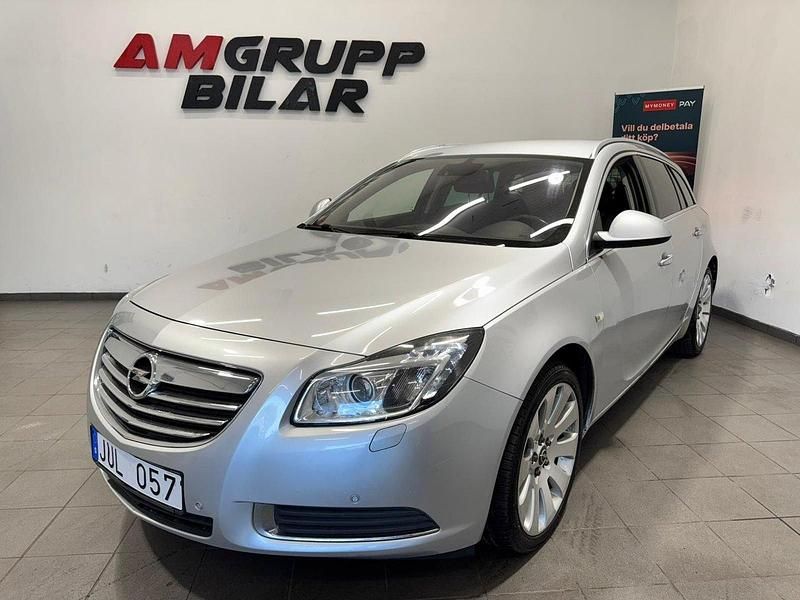 Grå Begagnad 2009 Opel Insignia Cosmo Kombi | 49 900 kr (Marknadspris) - Bild 1/4