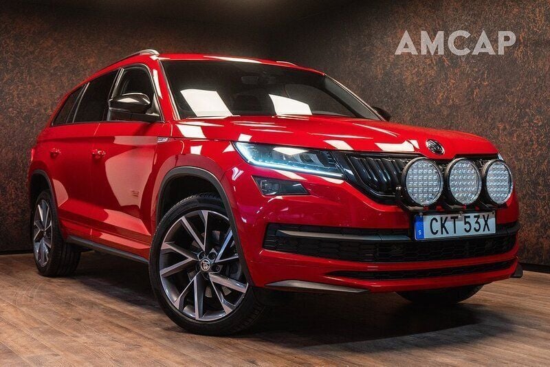 Röd Begagnad 2020 Skoda Kodiaq SportLine SUV | 369 500 kr (Lite dyr) - Bild 1/4