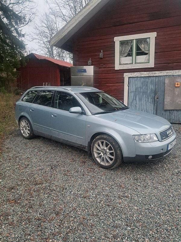Silver Begagnad 2003 Audi A4 Kombi | 27 000 kr (Superpris) - Bild 1/2