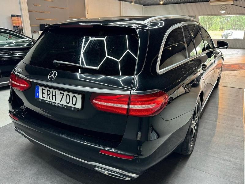 Begagnad Mercedes E220 Avantgarde 195 HK (143 kW) 2018 Svart Kombi