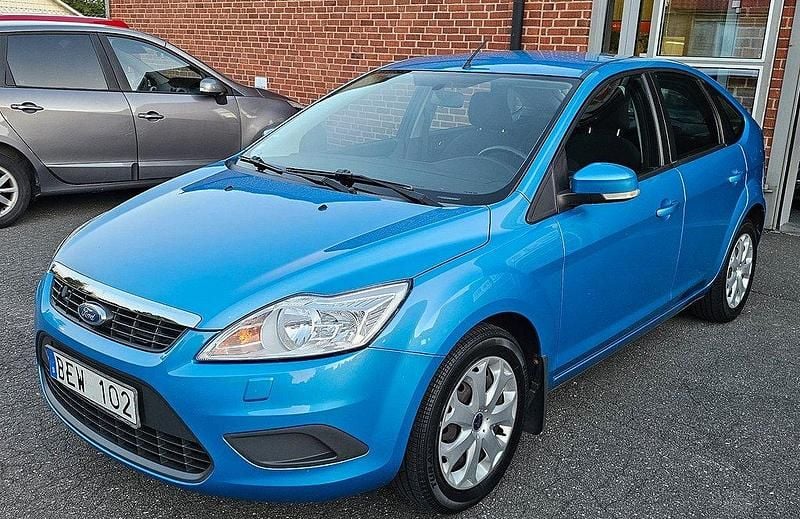 Blå Begagnad 2008 Ford Focus Trend Halvkombi | 79 900 kr - Bild 1/4
