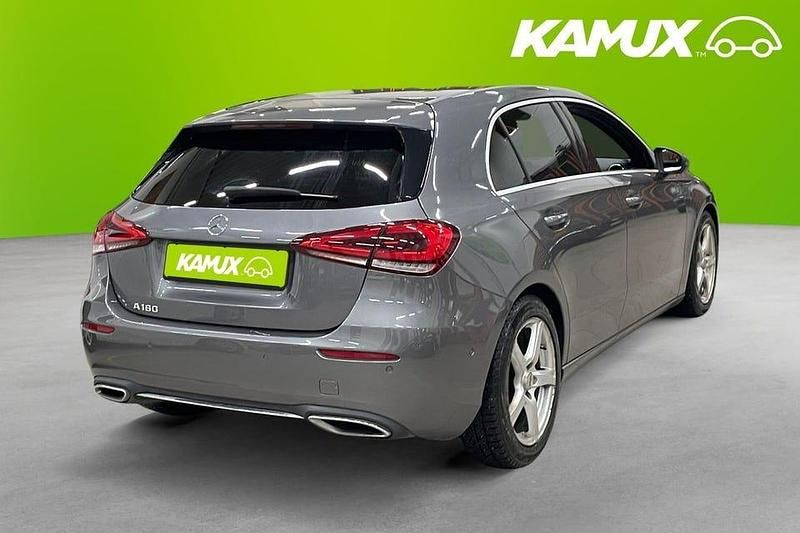 Begagnad Mercedes A180 136 HK (100 kW) 2019 Grå Halvkombi