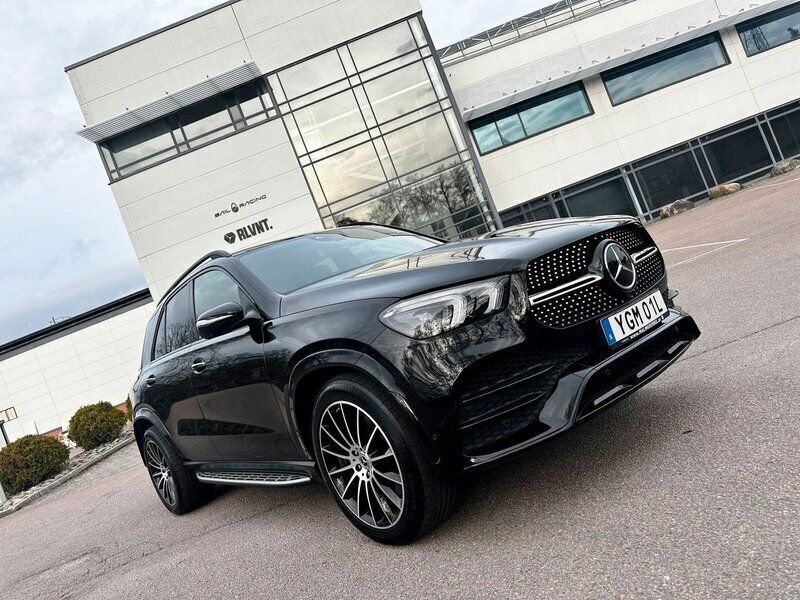 Svart Begagnad 2022 Mercedes GLE350e AMG line SUV | 719 900 kr (Bra pris) - Bild 1/4