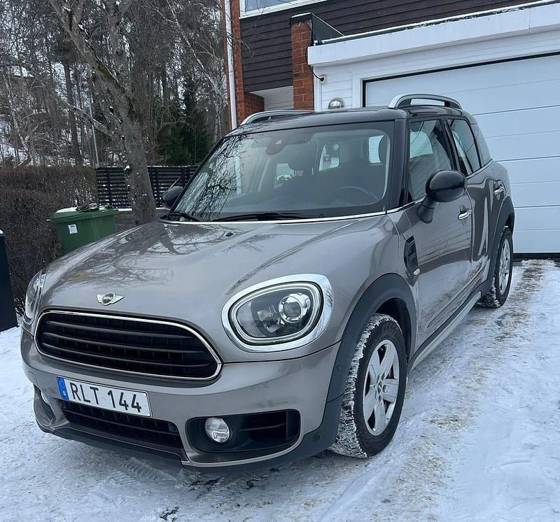 Begagnad Mini Cooper Countryman 136 HK (100 kW) 2017 Gray metallic SUV