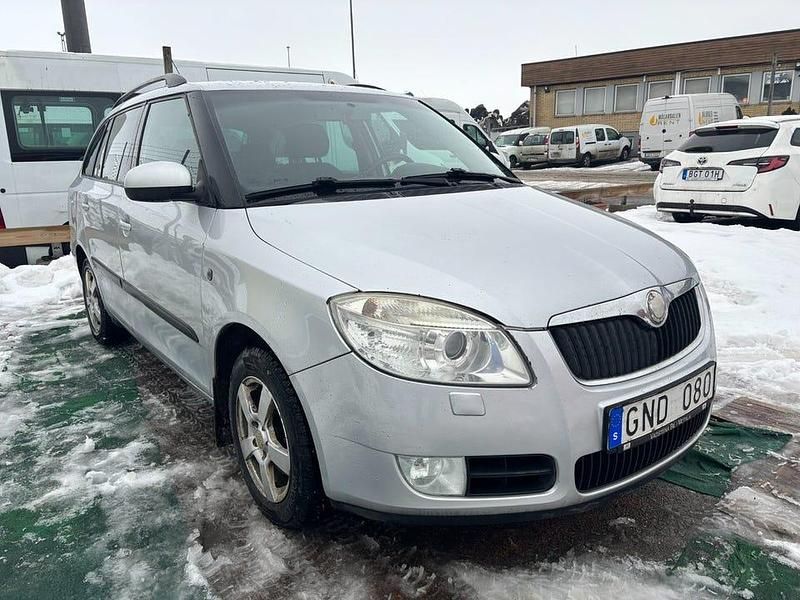 Begagnad Skoda Fabia 105 HK (77 kW) 2007 Silver Kombi