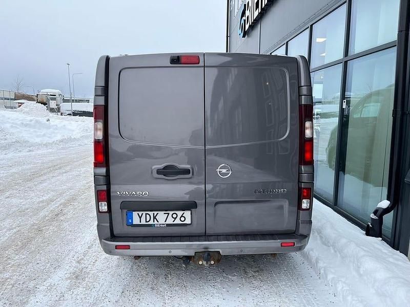 Begagnad Opel Vivaro 121 HK (88 kW) 2016 Grå Minibuss