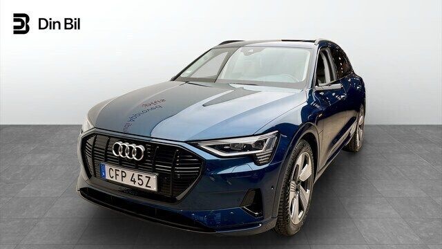 Blå Begagnad 2020 Audi e-tron Advanced Plus SUV | 389 000 kr (Marknadspris) - Bild 1/4