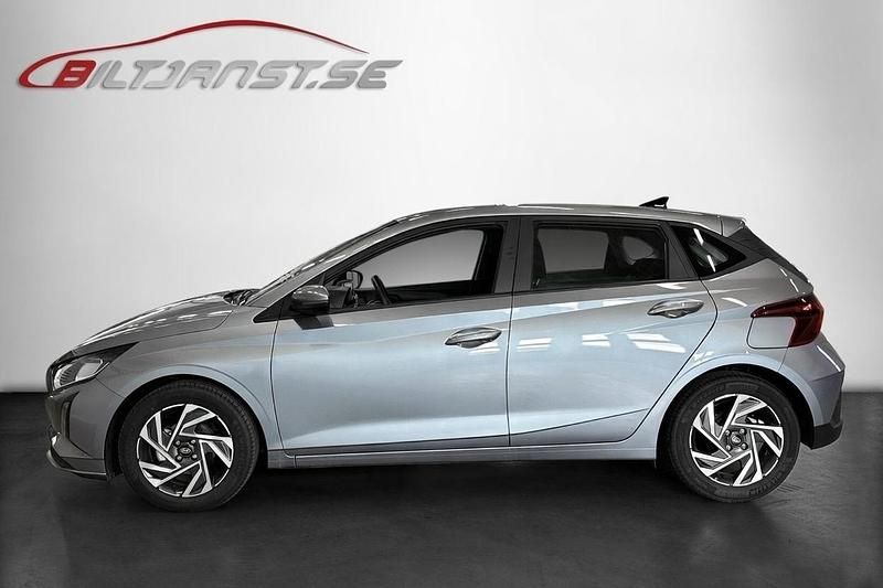Begagnad Hyundai i20 2024 Blå Halvkombi